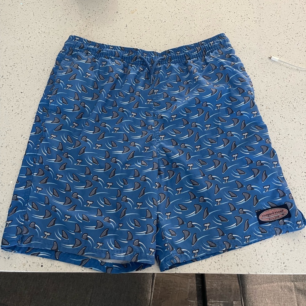 Vineyard vines shark week swim trunks BOYS Large